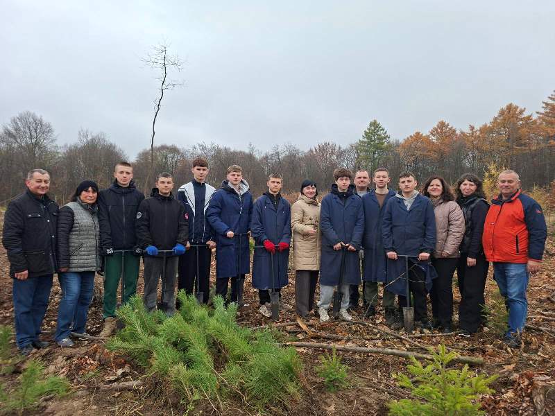 Студенти, адміністрація та викладачі Бережанського фахового коледжу долучились до збереження природного багатства України