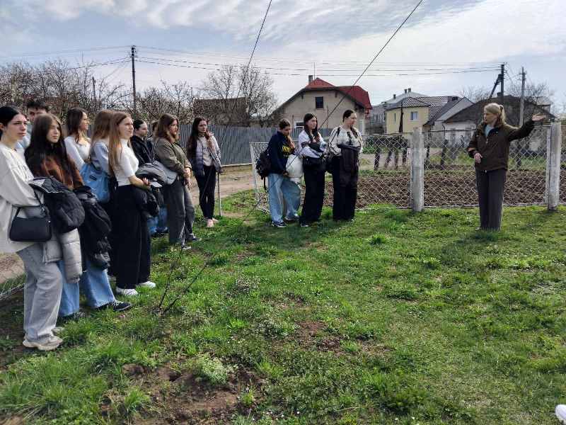Виїзне заняття на тему: «Особливості визначення параметрів навколишнього середовища» на метеостанції м. Бережани
