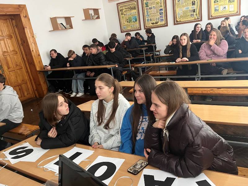 Battle of the Brains: інтелектуальний двобій англійською